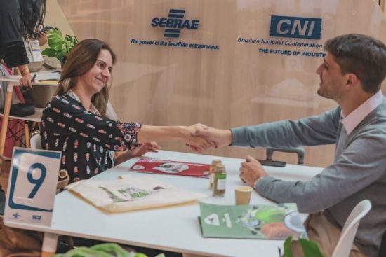 Outra foto da missão do Sebrae RS na SIAL Paris